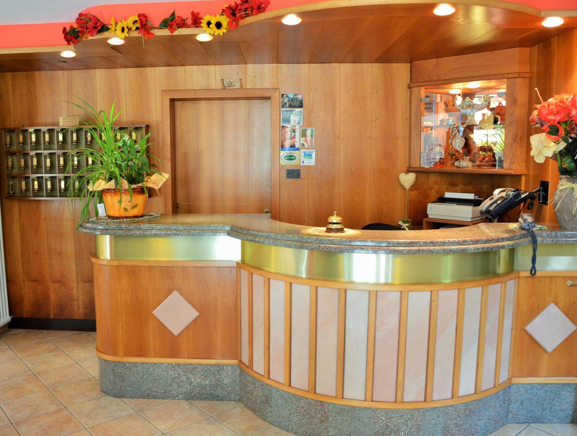 Albergo Neni Brentonico Esterno foto