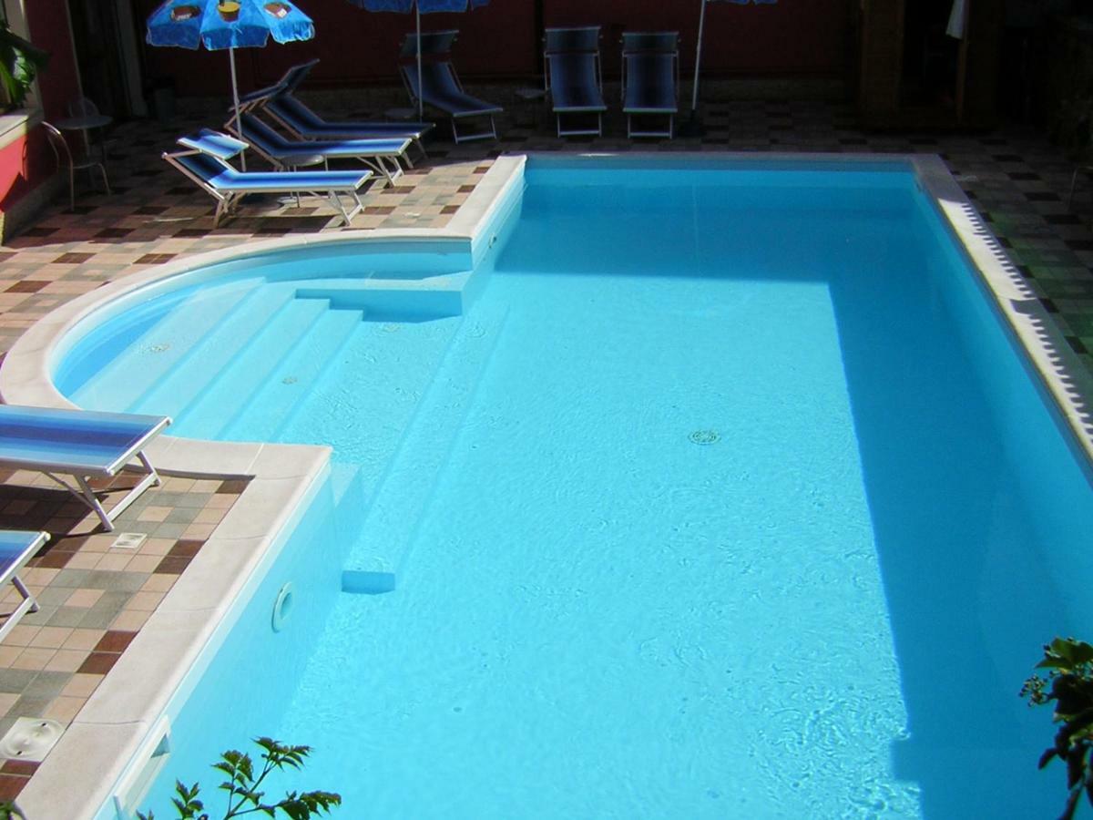 Albergo Neni Brentonico Esterno foto